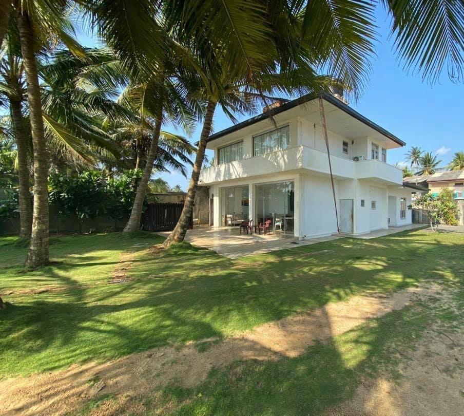 The Beach House Ambalangoda  Eksteriør billede
